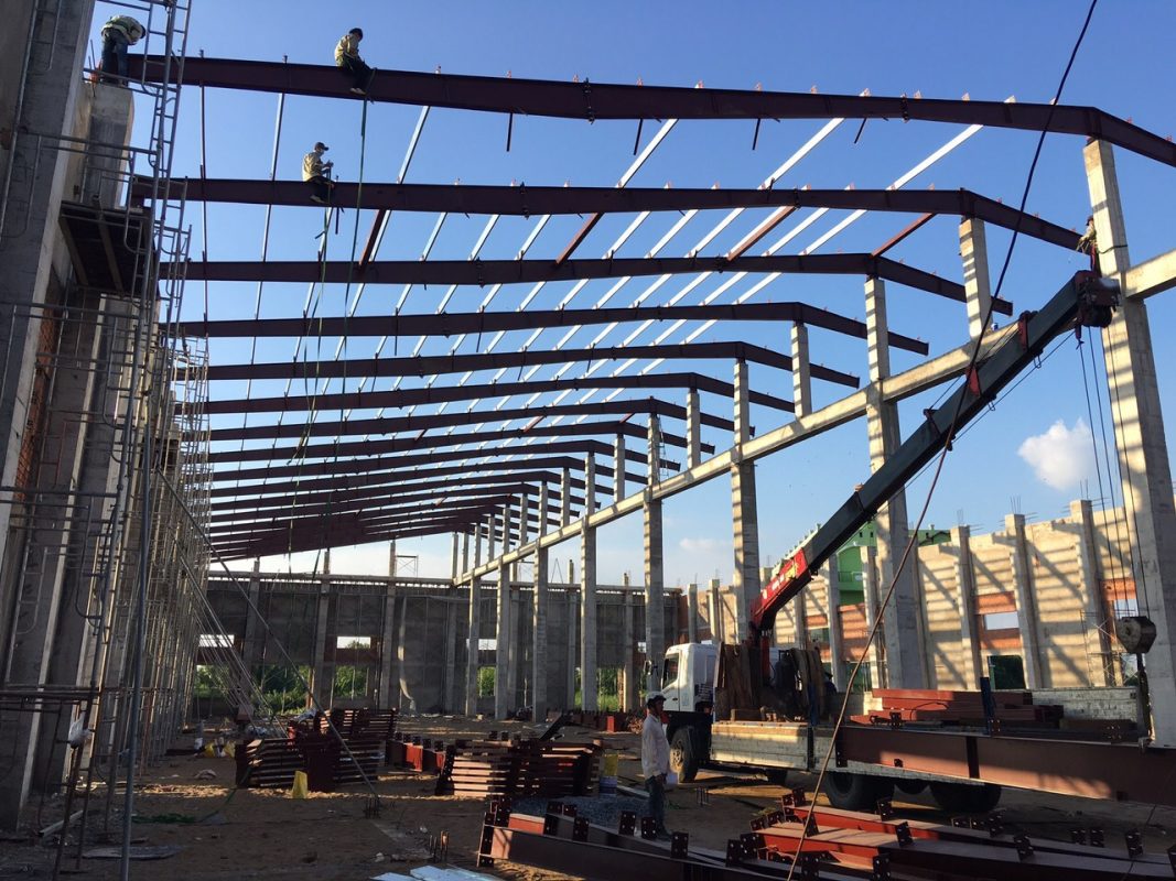 Thi công Nhà xưởng – Kết cấu thép – Dầm trục tại Gia Lai